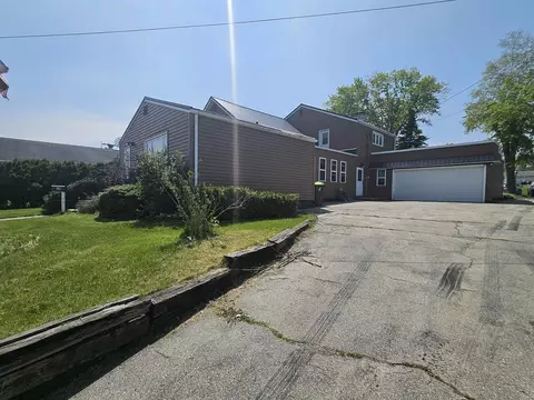 229 N Maple St, Oconto Falls, WI 54154