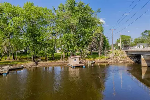 n5679 Island Street, Shiocton, WI 54170