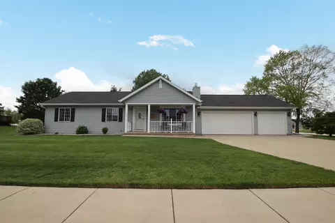 438 Rockrose Dr, Fond Du Lac, WI 54935