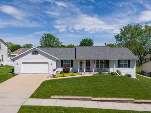 2726 Woodale Ave, Green Bay, WI 54313
