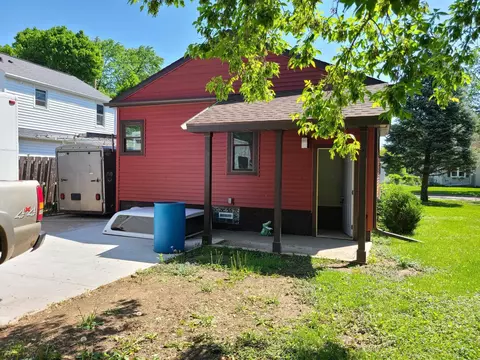 Exterior - 1719 N Division St, Appleton, WI 54911 photo 4 of 4