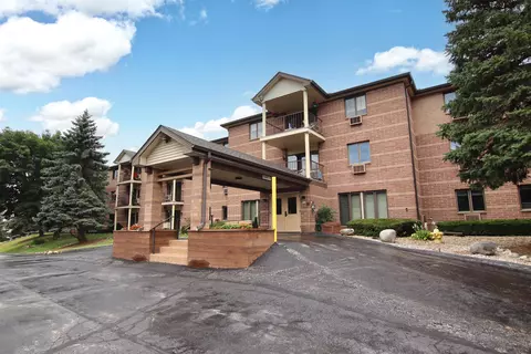 530 N Silverbrook Dr #229, West Bend, WI 53090