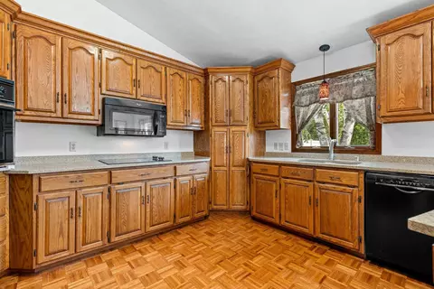 w2607 Ruby Court, Appleton, WI 54915 photo 7
