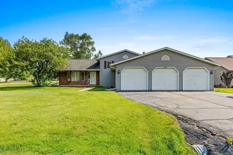 w2607 Ruby Court, Appleton, WI 54915 photo 2