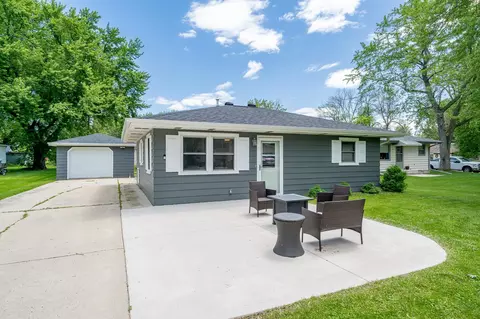 815 N 9th St, Winneconne, WI 54986