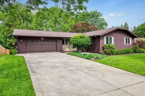 701 Rosehill Rd, Kaukauna, WI 54130