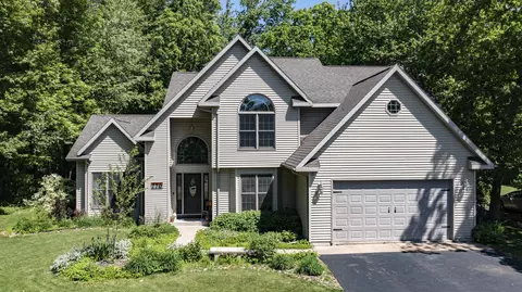 770 Woodland Cir, Waupaca, WI 54981