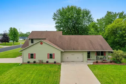 6756 Cascade Dr, Greenleaf, WI 54126 photo 2