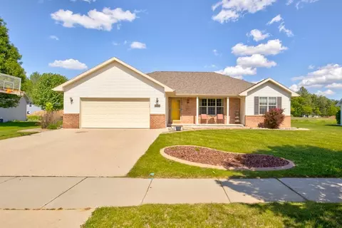 1098 Faversham Way, Green Bay, WI 54313