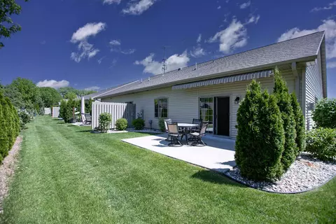 1576 Stanton Cir, Appleton, WI 54915 photo 4