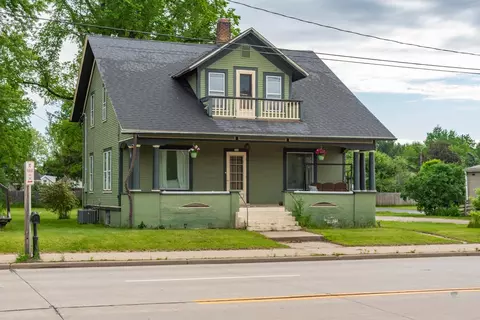 134 E Main St, Wautoma, WI 54982