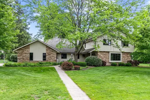 2 Reid Ct, Appleton, WI 54914