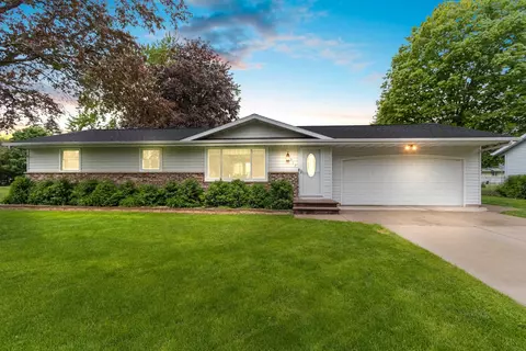 317 Manchester Dr, Green Bay, WI 54303