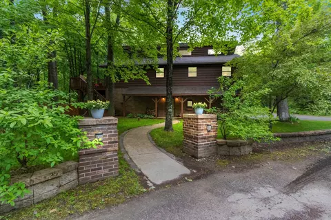 6628 W Slope Ln, Oconto, WI 54153