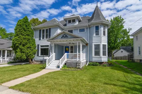 213 High St, Neenah, WI 54956