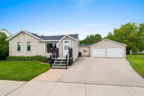 112 Mcdonald St, Oconto, WI 54153