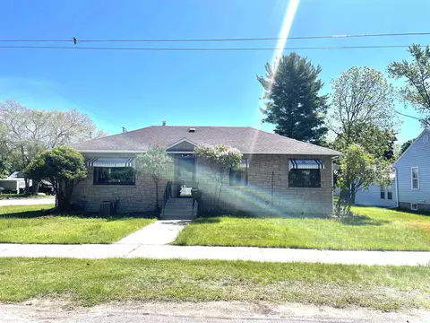 3308 14th St, Menominee, MI 49858
