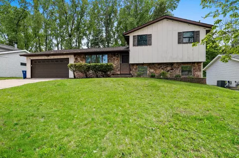 1320 Mirage Dr, Green Bay, WI 54313