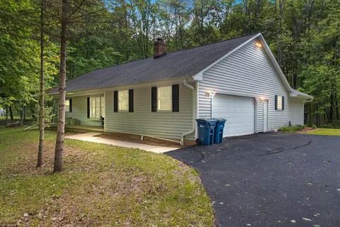 4363 Sandy Ln, Suamico, WI 54173