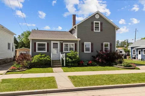 251 W 12th Ave, Oshkosh, WI 54902