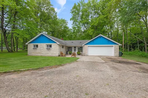 n1265 Shore Drive, Marinette, WI 54143