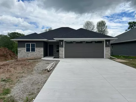 2610 Farmington Way, Suamico, WI 54313