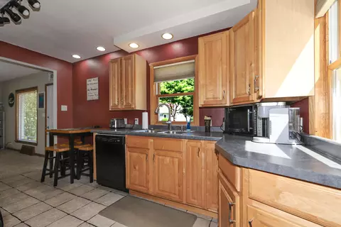 1015 W Hawes St, Appleton, WI 54914 photo 13