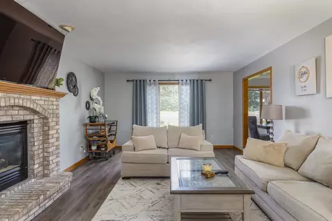 1409 E Wyndmere Dr, Appleton, WI 54913 photo 5
