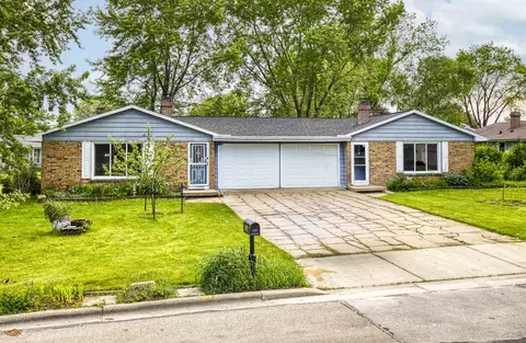 812 Briar Ln, Green Bay, WI 54301