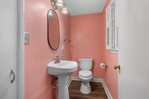 Bath - 807 W Prospect Ave, Appleton, WI 54914 photo 1 of 2