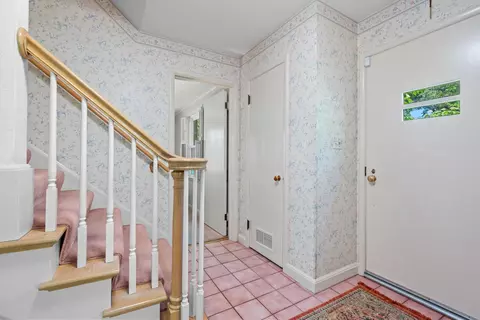 Entry Way - 807 W Prospect Ave, Appleton, WI 54914 photo 2 of 2