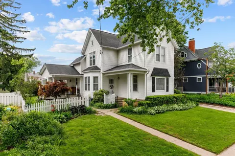615 W 5th St, Appleton, WI 54911