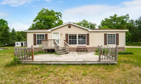 w5299 Loon Lake Circle, Shawano, WI 54166