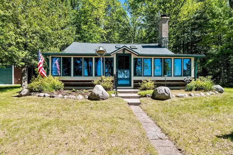 w5963 Lake Road, Wausaukee, WI 54177