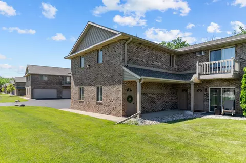 3325 N Casaloma Dr #46, Grand Chute, WI 54913