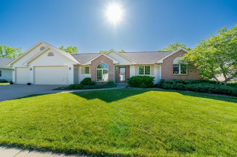 2825 Meadowview St, Kaukauna, WI 54130