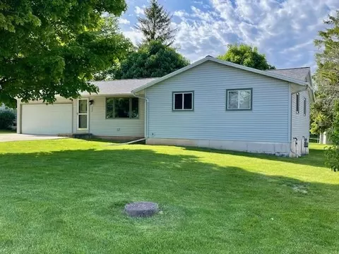 736 Fathom Pl, Sturgeon Bay, WI 54235