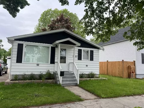 1153 Daggett St, Marinette, WI 54143