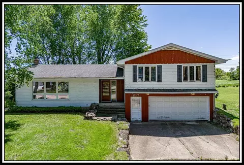 217 Pinecrest Ct, Black Creek, WI 54106