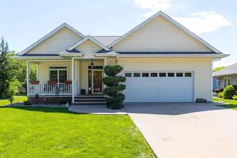 371 Foster St, Oshkosh, WI 54902
