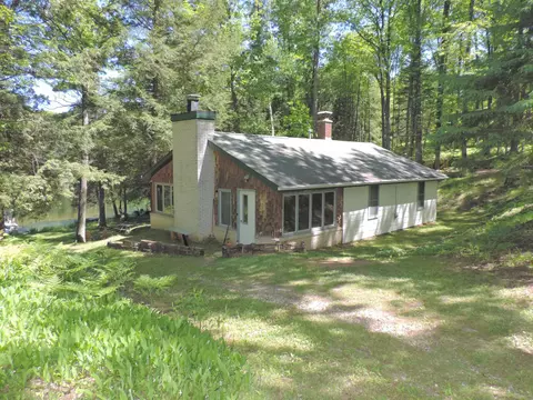 10952 Old 64 Rd, Pound, WI 54161