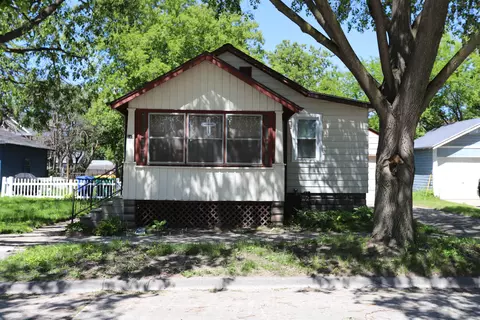115 N Irwin Ave, Green Bay, WI 54301