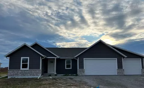 5781 N Sequoia Dr, Appleton, WI 54913