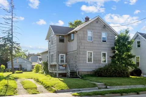 1709 Oregon St, Oshkosh, WI 54902