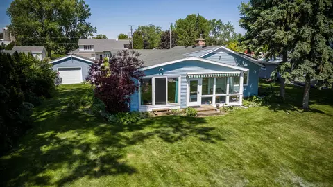 6288 Black Wolf Point Rd, Oshkosh, WI 54902