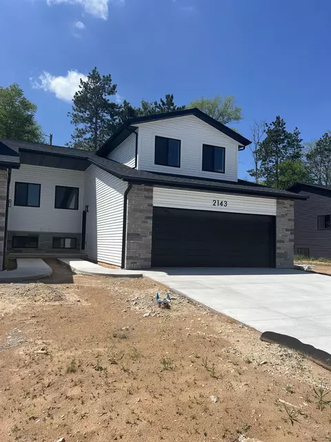 2143 Abbey Rd, New London, WI 54961