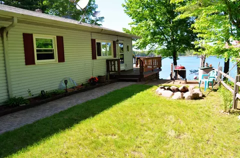 w5456 Bradley Road, Waupaca, WI 54981