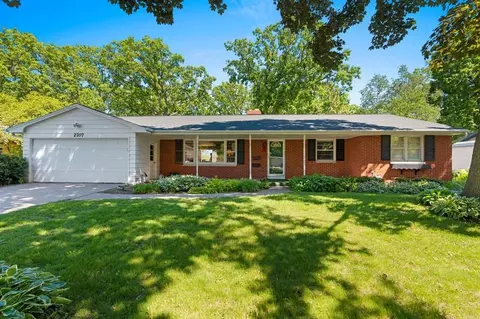 2707 Bittersweet Ave, Green Bay, WI 54301