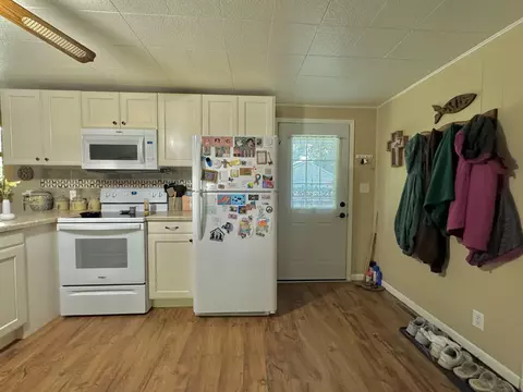 175 Arnold St, Berlin, WI 54923 photo 3