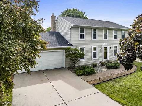 706 Eau Pleine Ct, De Pere, WI 54115